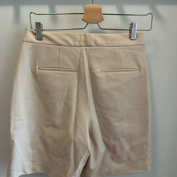 Babaton Pleated Shorts - Picture 4 of 4